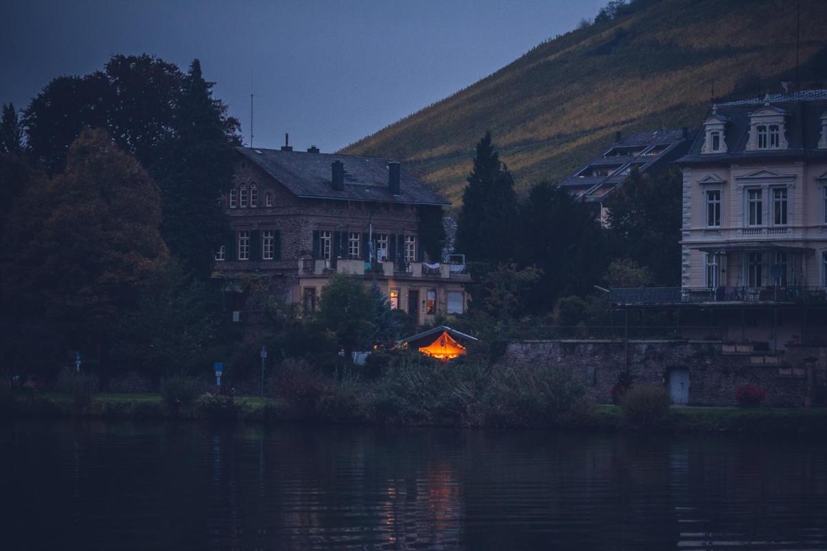 Отель Moselglamping Трабен-Трарбах Номер фото